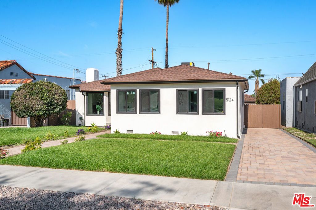 Image 52 of property listing at 5124 Hillcrest Drive, Los Angeles, CA 90043