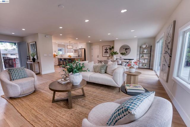 2171 Dorsch Rd, Walnut Creek, CA 94598