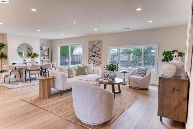 2171 Dorsch Rd, Walnut Creek, CA 94598