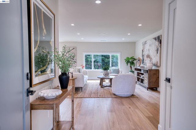 2171 Dorsch Rd, Walnut Creek, CA 94598