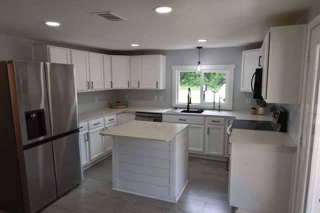 4649 N U.S. Highway 52, Saint Stephen, SC 29479