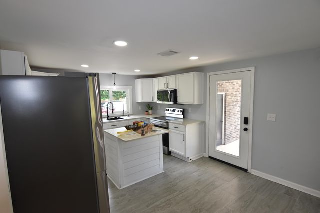 4649 N U.S. Highway 52, Saint Stephen, SC 29479