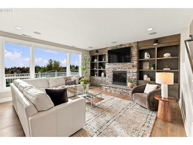 5122 HERON Dr, West Linn, OR 97068