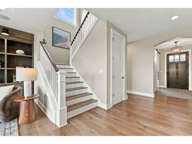 5122 HERON Dr, West Linn, OR 97068