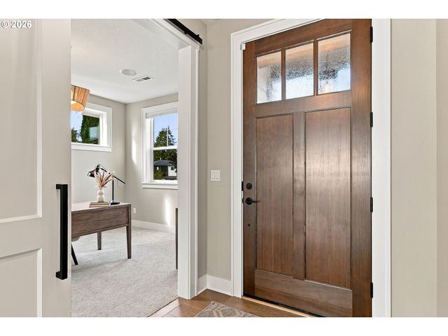 5122 HERON Dr, West Linn, OR 97068