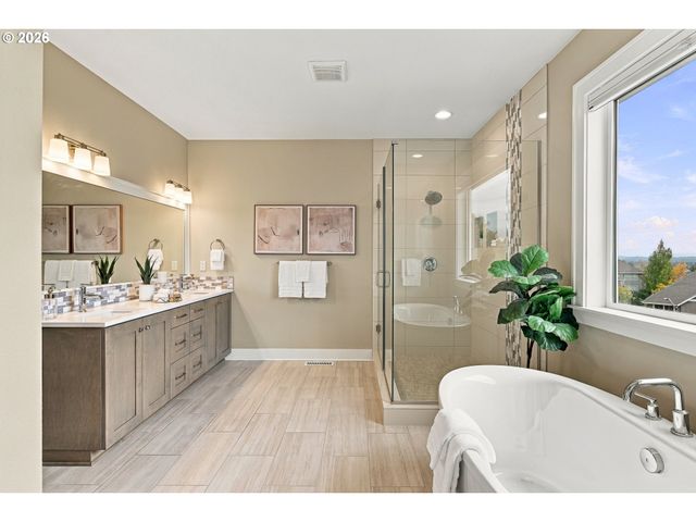 5122 HERON Dr, West Linn, OR 97068