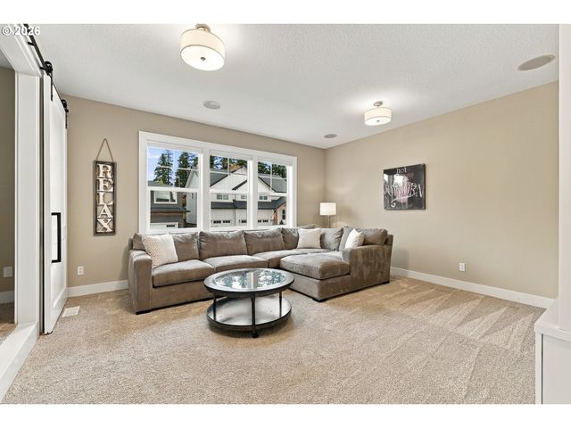 5122 HERON Dr, West Linn, OR 97068