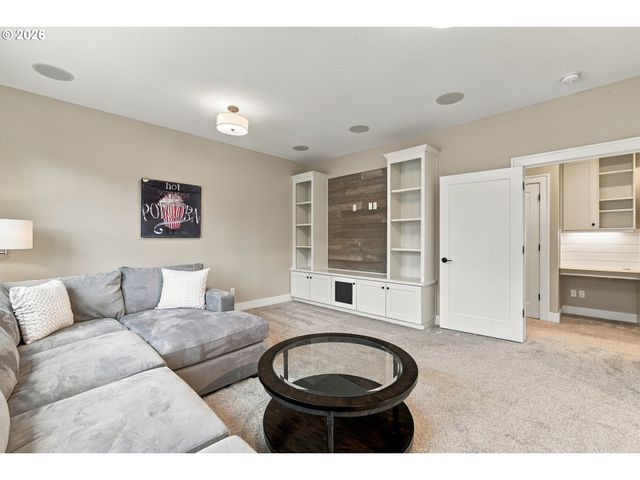 5122 HERON Dr, West Linn, OR 97068