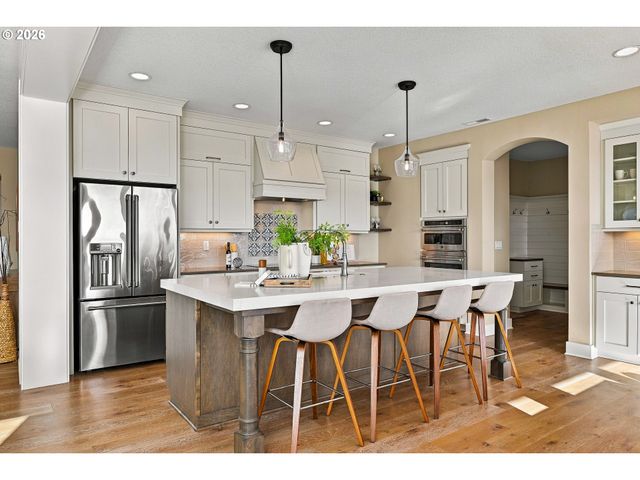 5122 HERON Dr, West Linn, OR 97068