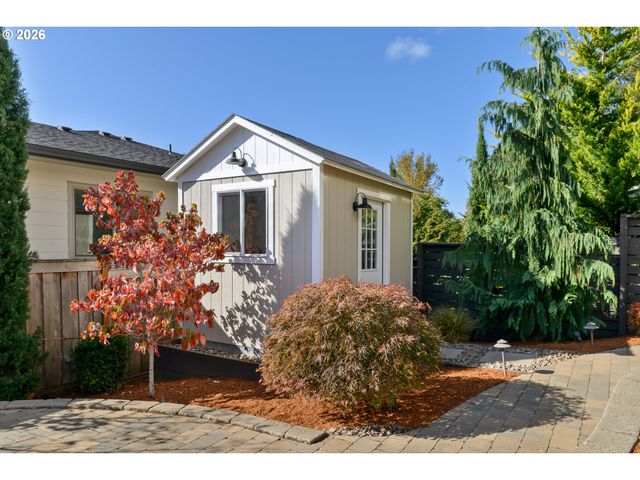 5122 HERON Dr, West Linn, OR 97068