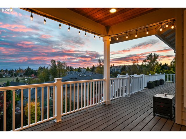 5122 HERON Dr, West Linn, OR 97068