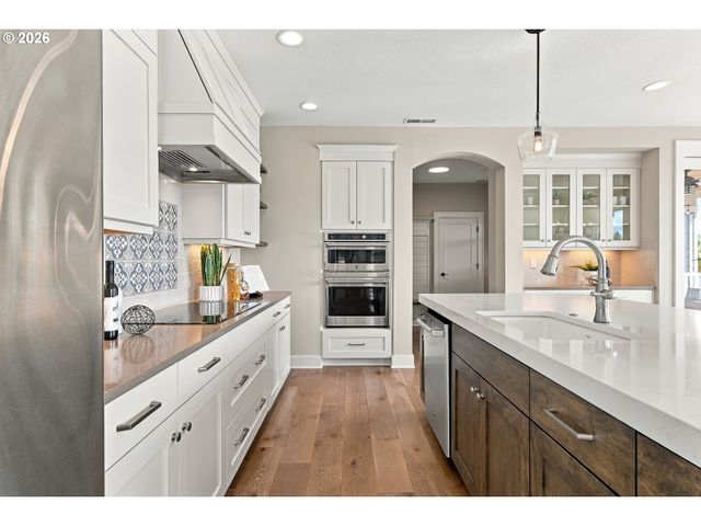 5122 HERON Dr, West Linn, OR 97068