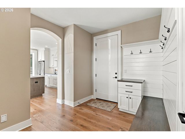 5122 HERON Dr, West Linn, OR 97068