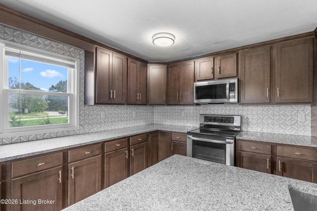 6415 Glenwood Rd, Louisville, KY 40222