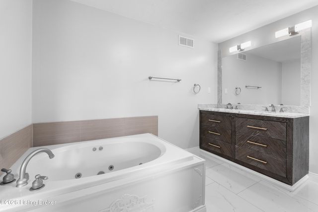 6415 Glenwood Rd, Louisville, KY 40222