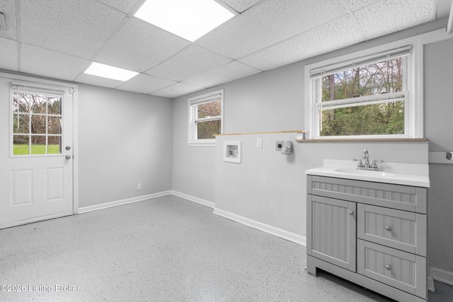 6415 Glenwood Rd, Louisville, KY 40222