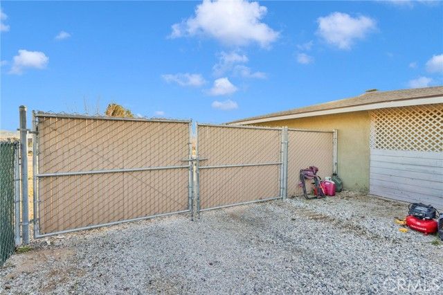 21940 Carlisle Road, Apple Valley, CA 92307