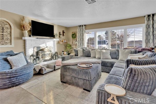 21940 Carlisle Road, Apple Valley, CA 92307