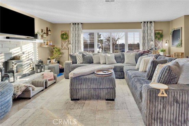 21940 Carlisle Road, Apple Valley, CA 92307