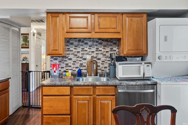 627 Courtney Drive, Fort Wayne, IN 46774
