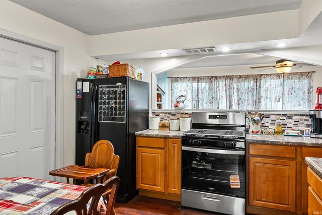 627 Courtney Drive, Fort Wayne, IN 46774