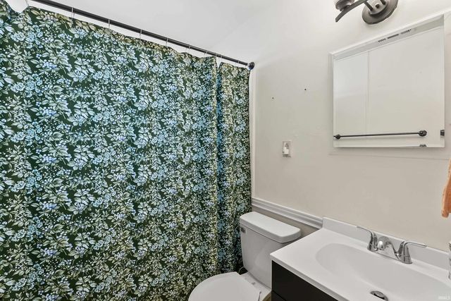 627 Courtney Drive, Fort Wayne, IN 46774