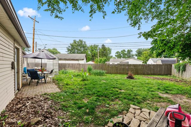 627 Courtney Drive, Fort Wayne, IN 46774