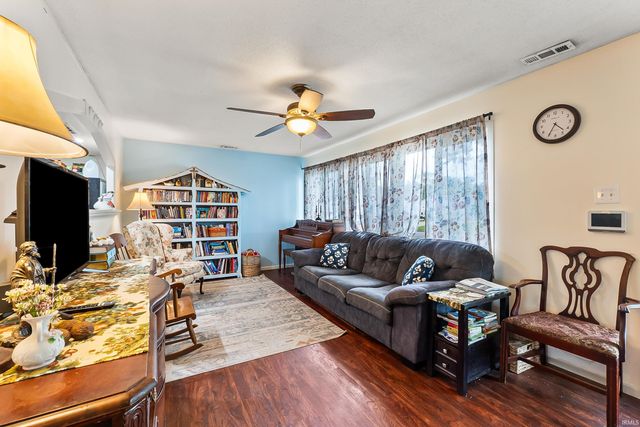627 Courtney Drive, Fort Wayne, IN 46774