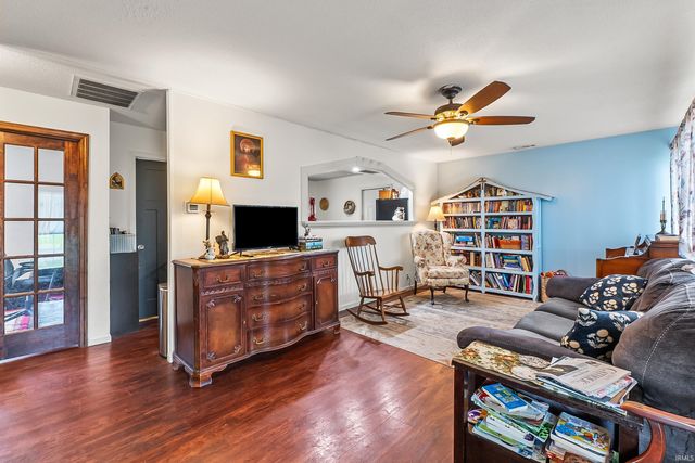 627 Courtney Drive, Fort Wayne, IN 46774