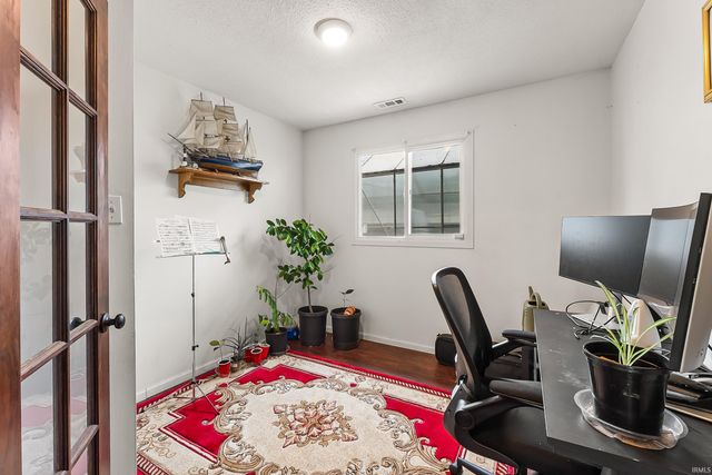627 Courtney Drive, Fort Wayne, IN 46774