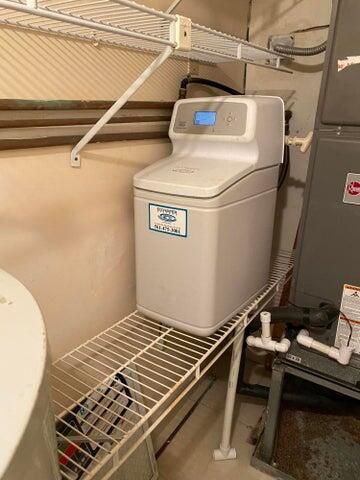 3589 S Ocean Boulevard 402, South Palm Beach, FL 33480