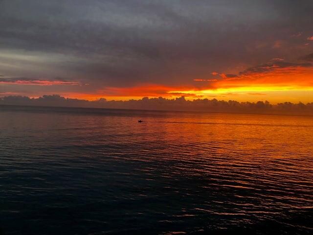 3589 S Ocean Boulevard 402, South Palm Beach, FL 33480