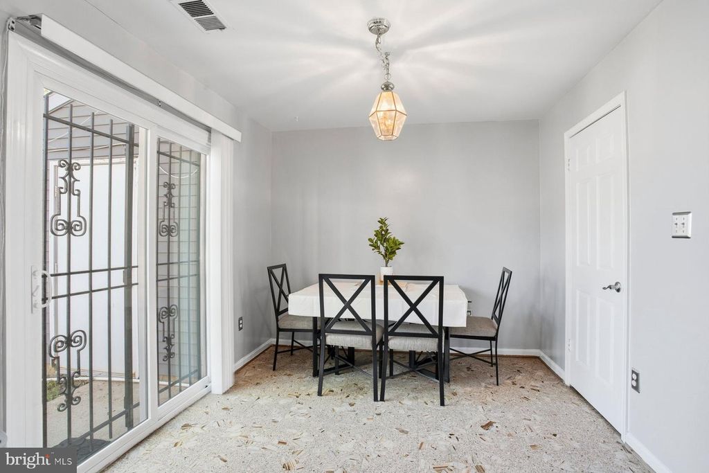 Image 10 of property listing at 11234 KETTERING PL, Upper Marlboro, MD 20774