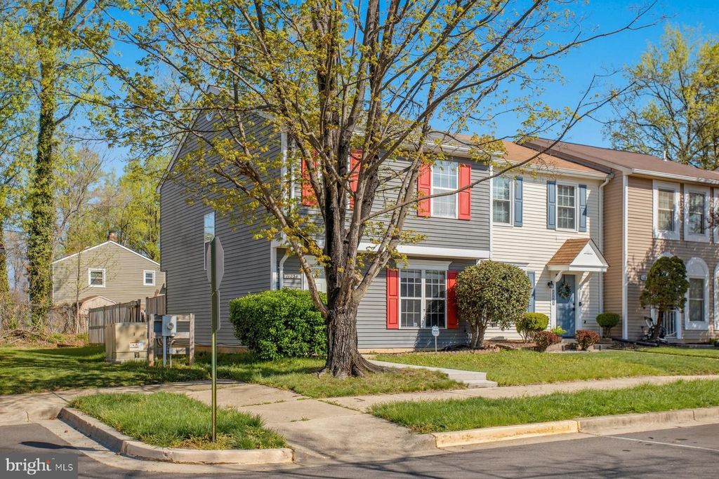 Image 3 of property listing at 11234 KETTERING PL, Upper Marlboro, MD 20774