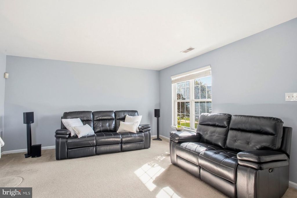 Image 6 of property listing at 11234 KETTERING PL, Upper Marlboro, MD 20774