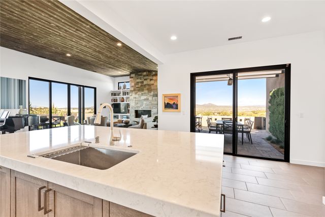 27 Valverde Lane, Santa Fe, NM 87506