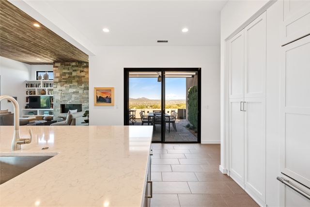 27 Valverde Lane, Santa Fe, NM 87506
