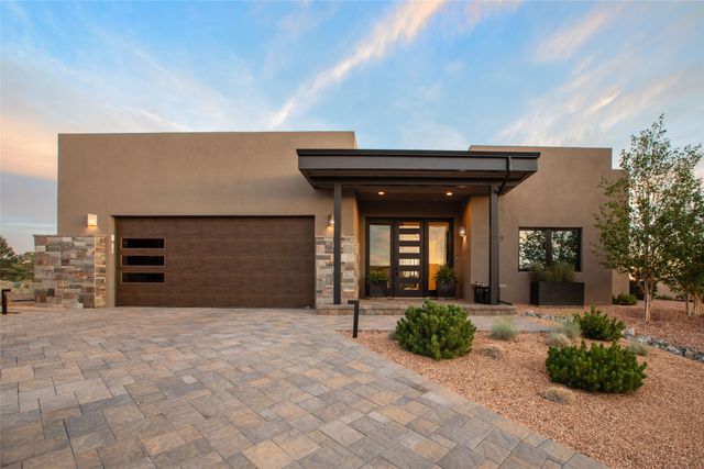 27 Valverde Lane, Santa Fe, NM 87506