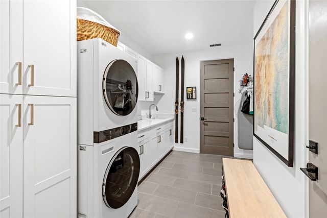 27 Valverde Lane, Santa Fe, NM 87506