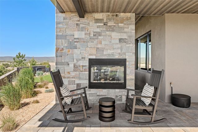 27 Valverde Lane, Santa Fe, NM 87506