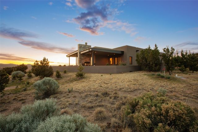 27 Valverde Lane, Santa Fe, NM 87506