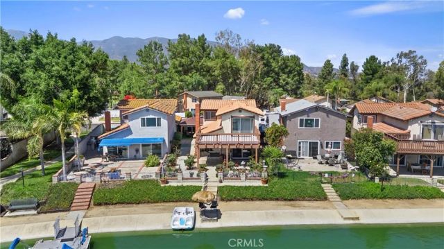1561 Chalgrove Drive, Corona, CA 92882