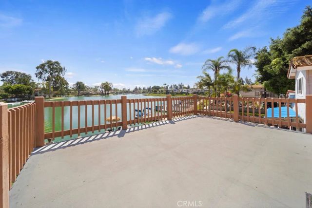 1561 Chalgrove Drive, Corona, CA 92882