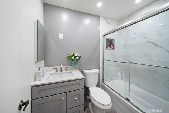 1561 Chalgrove Drive, Corona, CA 92882