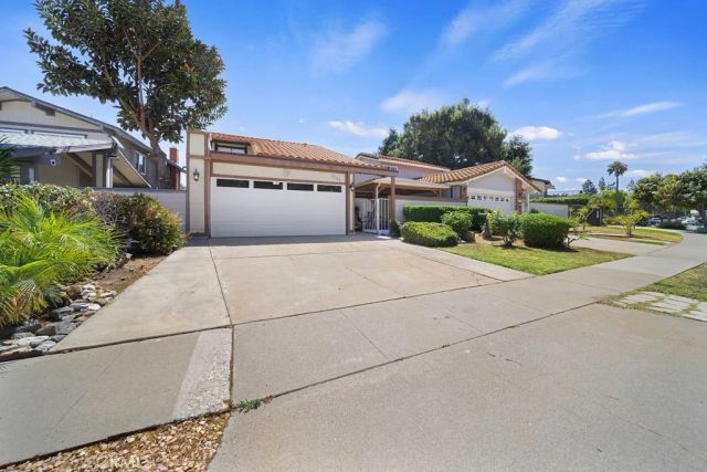1561 Chalgrove Drive, Corona, CA 92882