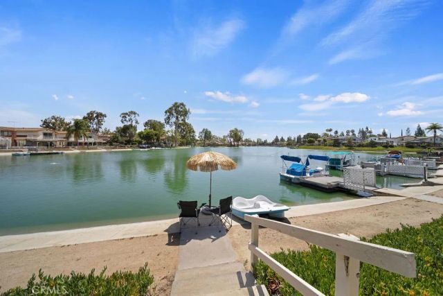 1561 Chalgrove Drive, Corona, CA 92882