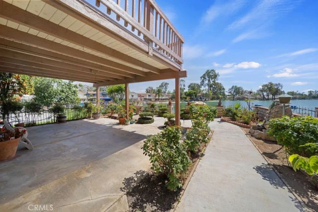 1561 Chalgrove Drive, Corona, CA 92882