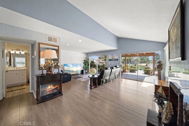 1561 Chalgrove Drive, Corona, CA 92882