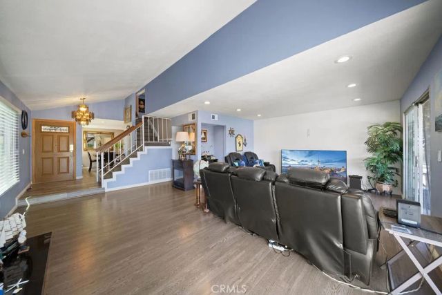 1561 Chalgrove Drive, Corona, CA 92882