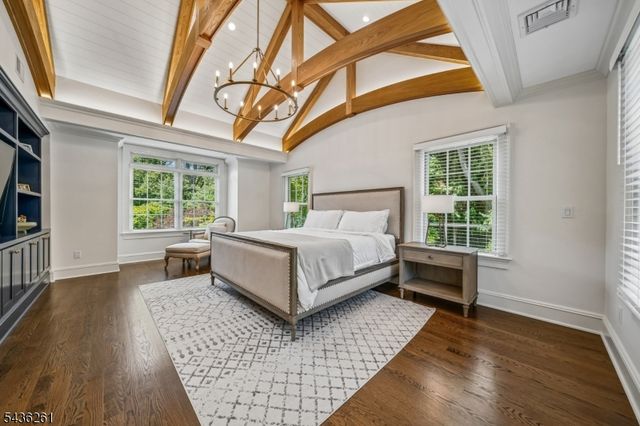 20 Country Club Dr, Chatham Twp., NJ 07928